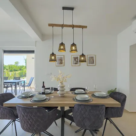 Leny By Istrabook Villa *