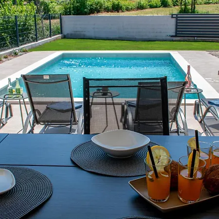 Leny By Istrabook Villa Vodnjan