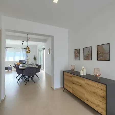 Leny By Istrabook Villa *