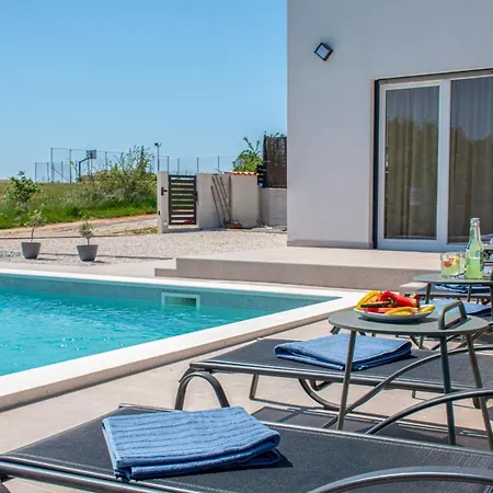 Leny By Istrabook Villa Vodnjan