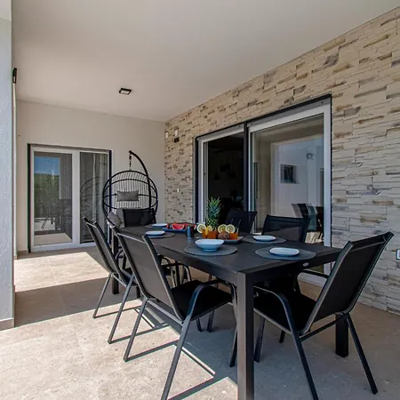 Leny By Istrabook Villa Vodnjan