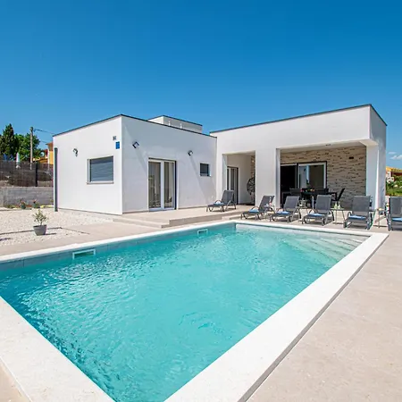 Leny By Istrabook Villa